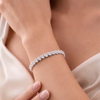 Pear Shape Lab-Grown Diamond Leaf Line Bracelet