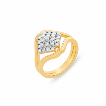 Stunning Diamond Ring in 14K Yellow Gold