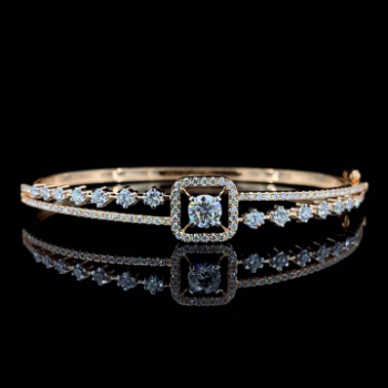 Lab-Grown Diamond Round Center Halo Open Bracelet