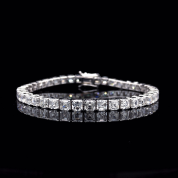 Lab-Grown Diamond Princess Cut Tennis Bracelet