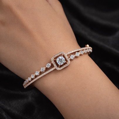 bracelet_model_hand_406x406.jpg