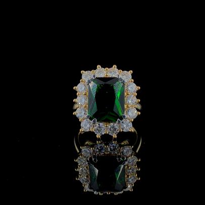 emerald_ring2_406.jpg